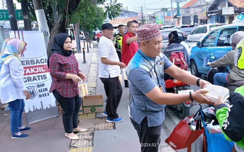 berbagi takjil