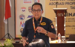Ketua Umum APSI Azis Said